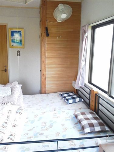 Shiraho Friends House